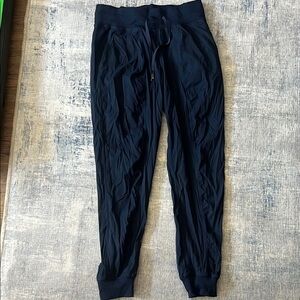 Lululemon size 6 dance studio Jogger Pants EUC